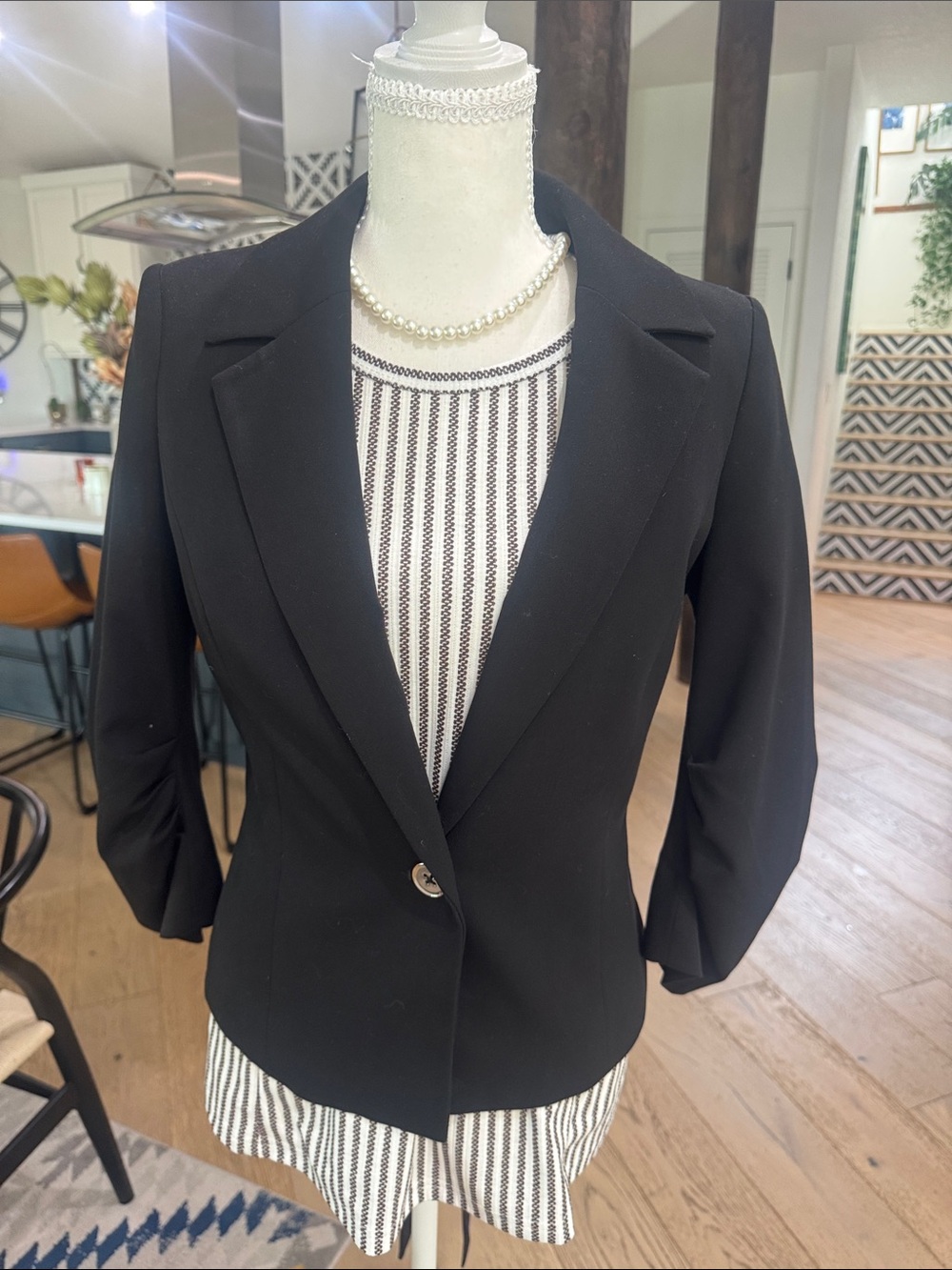 White House Black Market Classic Black Single-Button Tailored Blazer Size 2